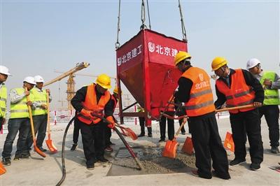 �����»�����վ¥�������ṹ�ⶥ �ɿ�10����ѹ