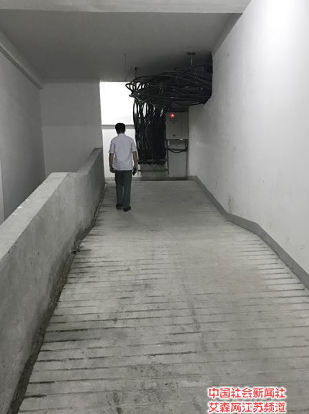 2 ��ѵ����ߺ�ѹѹ��������һ�࣬ռ�ݰ��ͨ���Ŀ��ȡ�.jpg