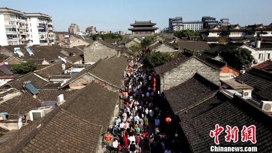 �̵�˫�ڳ������¶��򣺡��������ա�����������