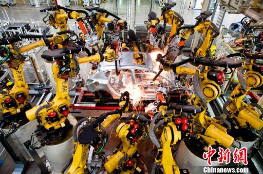 ��̨��������ҵǿ�У��ص�֧��װ������Ȳ�ҵ��չ��(����ͼ) ��˫�� ��