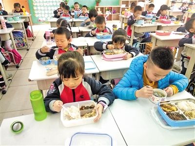 小学出台“好习惯手册”被赞接地气