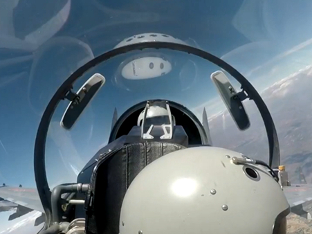 “红剑-2018”拉开战幕 首次演练陌生地域空投空降