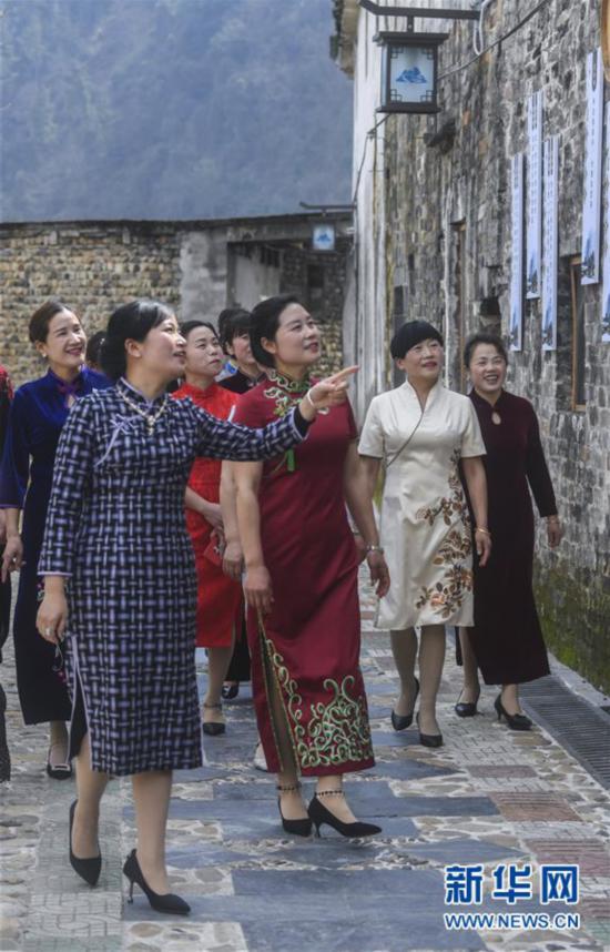 ����ᣩ��2��ӭ�����ˡ� ���Ů�Ը��ܼ����±仯