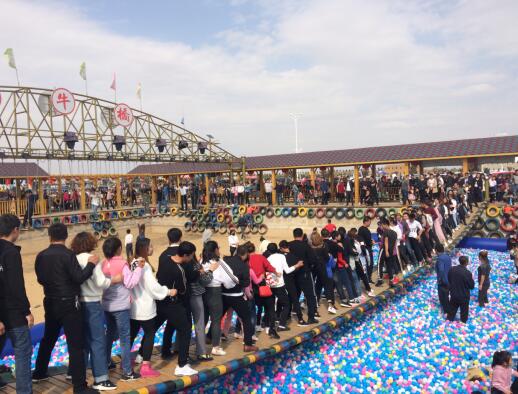 ��������:���ϰ����ύ��������չ�ġ��Ҹ������