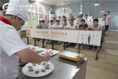 ����֣���¶������ѧУ��Ҳ��ֻ��һ�ÿεľ���