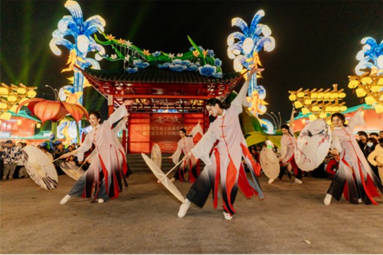 四川通江：“通江花月夜”不夜城启幕